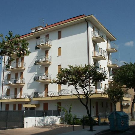 Condominio Michelangelo-Solo Per Famiglie- Walterigato Apartments Lido di Jesolo Exterior foto
