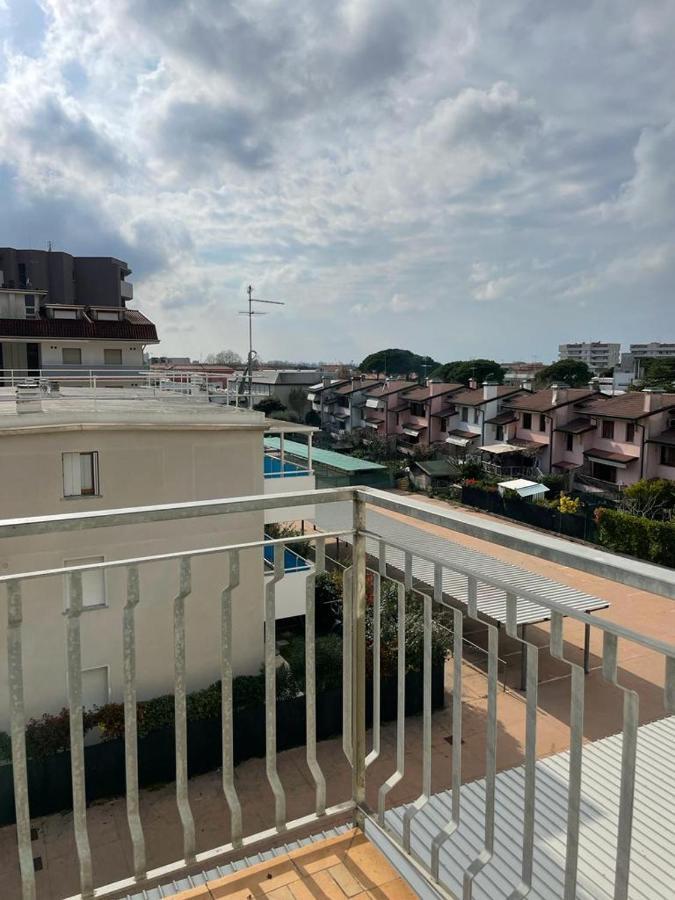 Condominio Michelangelo-Solo Per Famiglie- Walterigato Apartments Lido di Jesolo Exterior foto