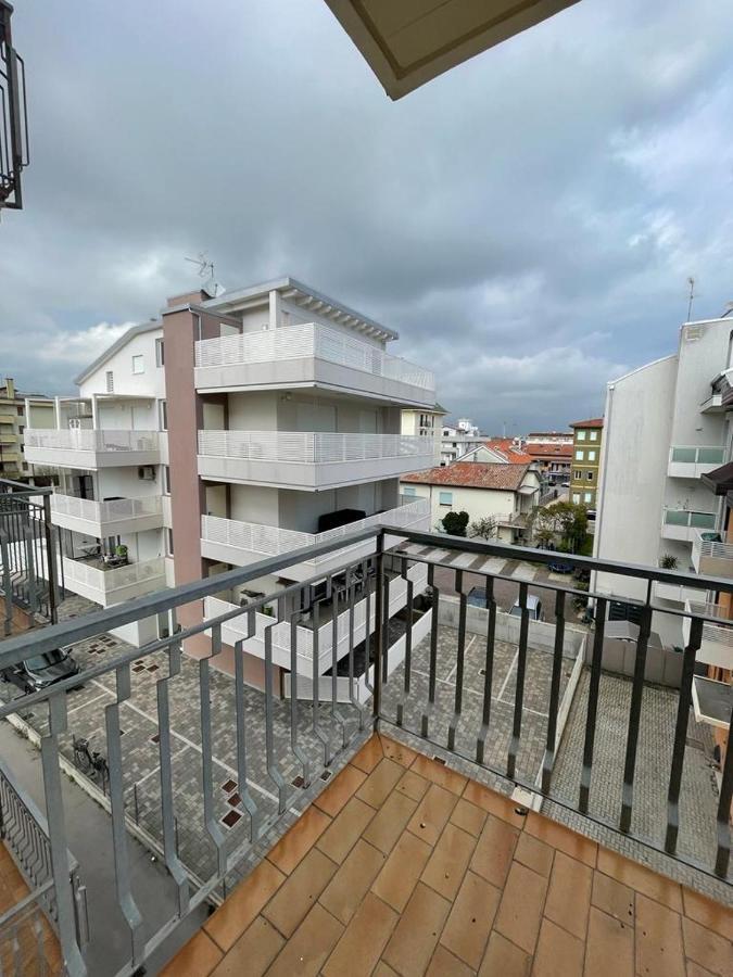 Condominio Michelangelo-Solo Per Famiglie- Walterigato Apartments Lido di Jesolo Exterior foto