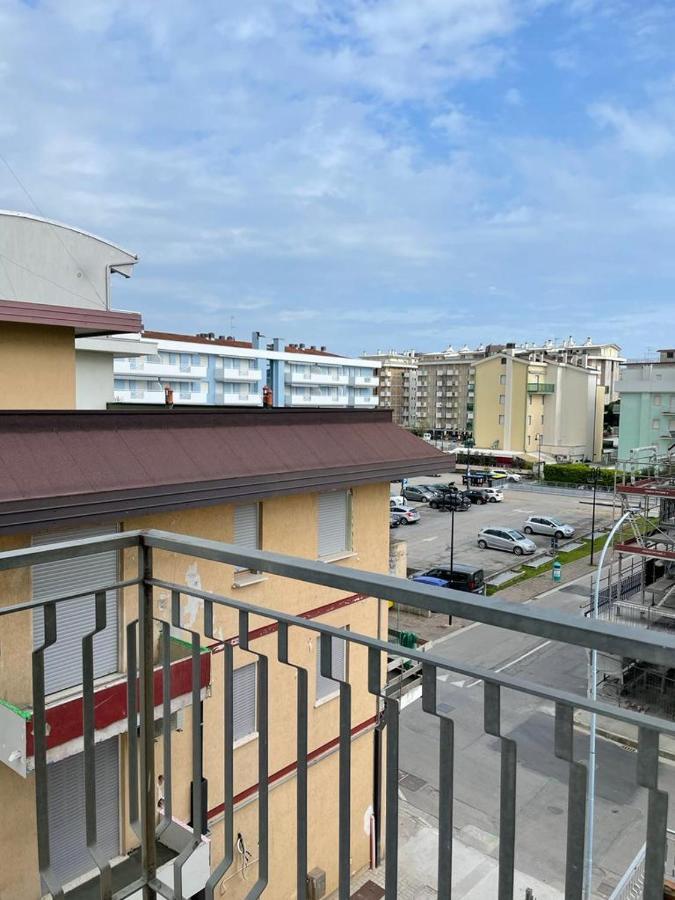 Condominio Michelangelo-Solo Per Famiglie- Walterigato Apartments Lido di Jesolo Exterior foto
